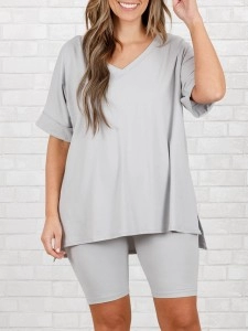 Casual slit short sleeved T-shirt shorts set Casual slit short sleeved T-shirt shorts set